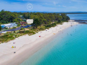 On Huskisson Beach Luxury 2 Bedroom Apartment